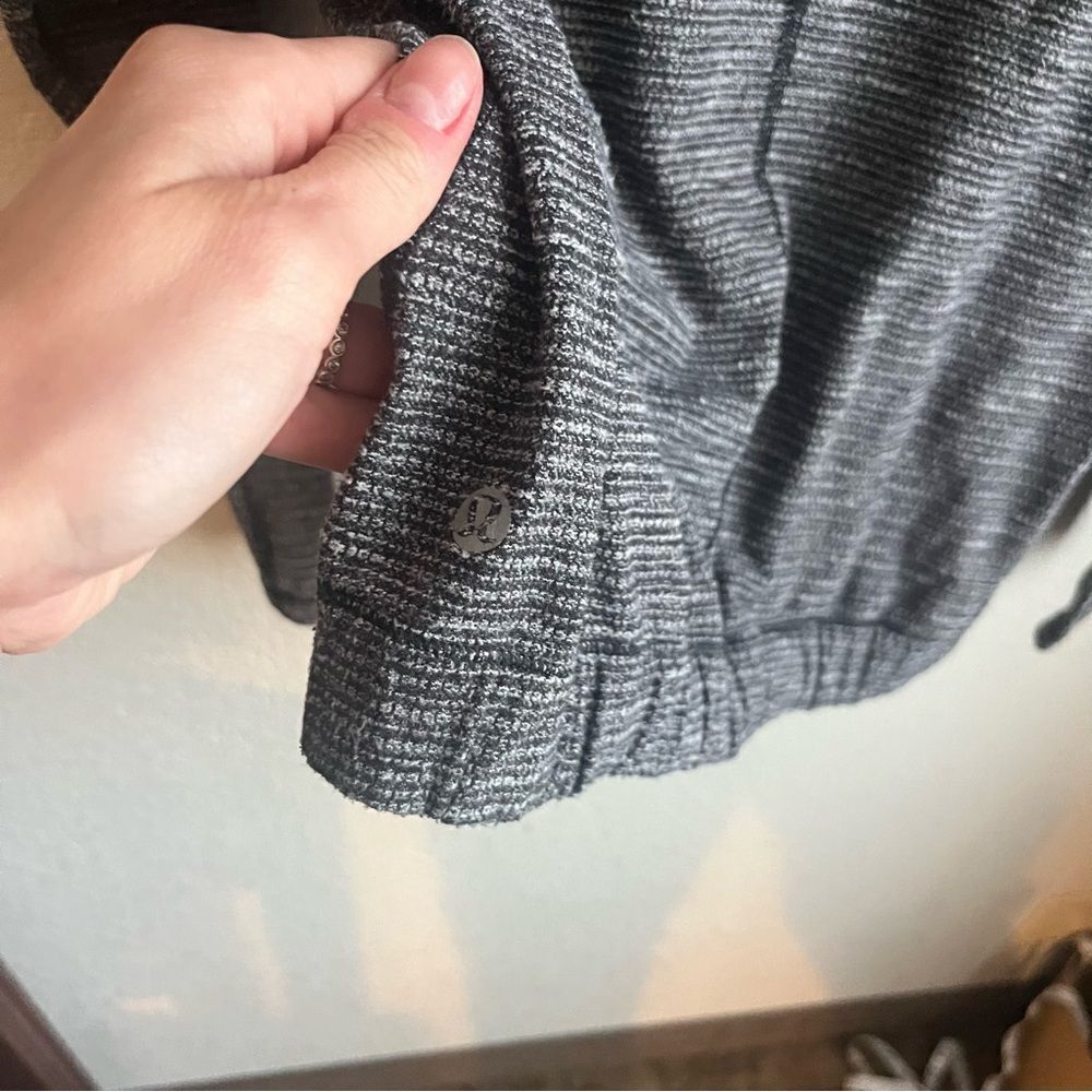 Lululemon Pique Marled Gray Pullover - Picture 5 of 7